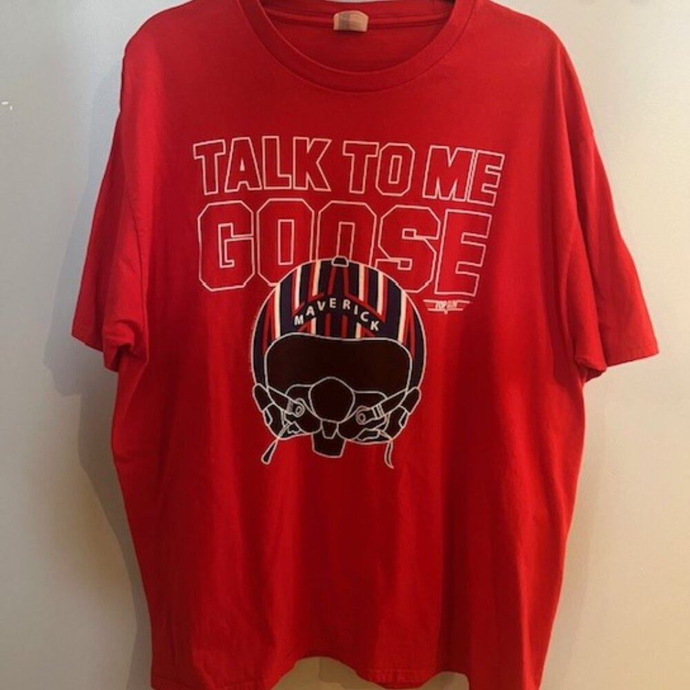 Talk To Me Goose Maverick Top Gun Helmet Red Mens T-Shirt